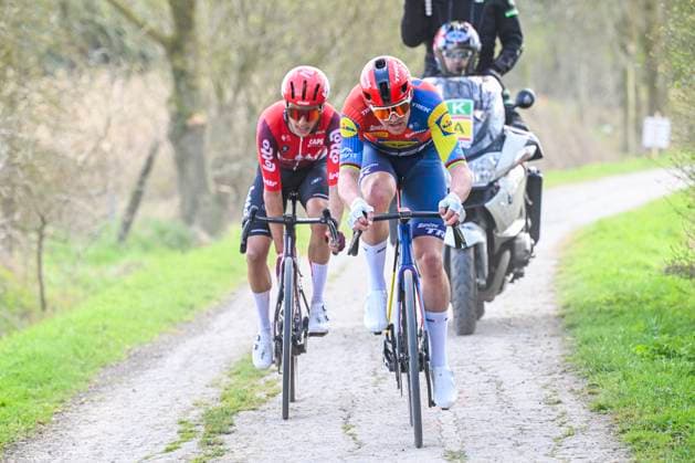 Gent - Wevelgem in Flanders Fields 2025 WEVELGEM, BELGIUM - MARCH 30 : Pedersen Mads (DEN) of Lidl - Trek and Livyns Arjen (BEL) of Lotto in action pictured during 87th edition of the UCI World Tour Gent - Wevelgem in Flanders Fields cycling race for Men Elite with start in Ieper and finish in Wevelgem after 250 km on March 30, 2025 in Wevelgem, Belgium, 30 03 2025 ( Motordriver Guy De Vuyst - Wevelgem Belgium  Copyright: xNicoxVereeckenx