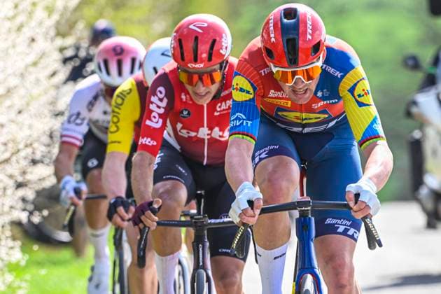 Gent - Wevelgem in Flanders Fields 2025 WEVELGEM, BELGIUM - MARCH 30 : Pedersen Mads (DEN) of Lidl - Trek, Livyns Arjen (BEL) of Lotto in action pictured during 87th edition of the UCI World Tour Gent - Wevelgem in Flanders Fields cycling race for Men Elite with start in Ieper and finish in Wevelgem after 250 km on March 30, 2025 in Wevelgem, Belgium, 30 03 2025 ( Motordriver Guy De Vuyst - Wevelgem Belgium  Copyright: xNicoxVereeckenx