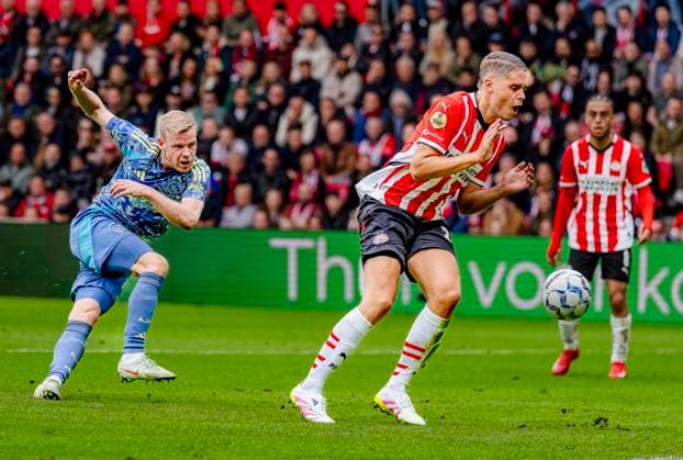 AFC Ajax Amsterdam midfielder Davy Klaassen scores the 0-1 during the match PSV - Ajax at the Philips stadium for the Dutch Eredivisie season 2024-2025 in EINDHOVEN, Netherlands on 30 march 2025, (photo by Marcel van Dorst EYE4images DeFodi Images)