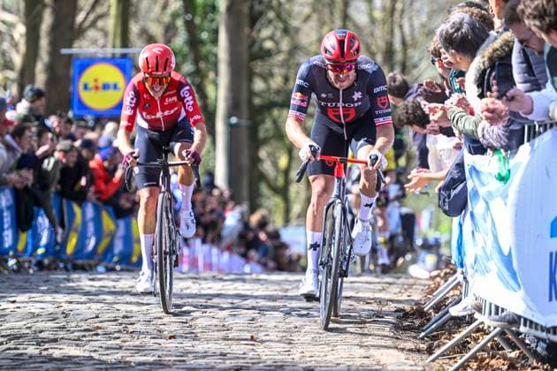 Gent - Wevelgem in Flanders Fields 2025 WEVELGEM, BELGIUM - MARCH 30 : Haller Marco (AUT) of Tudor Pro Cycling Team, Livyns Arjen (BEL) of Lotto in action pictured during 87th edition of the UCI World Tour Gent - Wevelgem in Flanders Fields cycling race for Men Elite with start in Ieper and finish in Wevelgem after 250 km on March 30, 2025 in Wevelgem, Belgium, 30 03 2025 ( Motordriver Guy De Vuyst - Wevelgem Belgium  Copyright: xNicoxVereeckenx