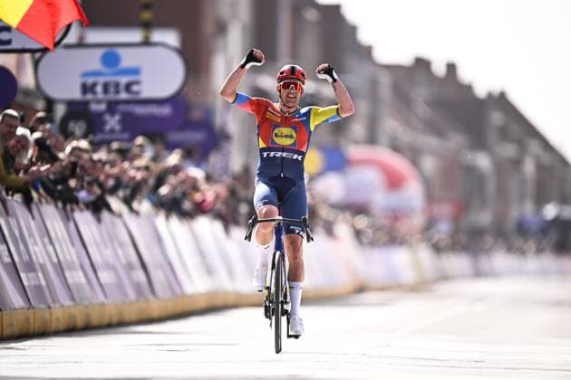 Sport Bilder des Tages Danish Mads Pedersen of Lidl-Trek wins the men elite Gent-Wevelgem - In Flanders Fields one day cycling race, 250.3 km from Ieper to Wevelgem, Sunday 30 March 2025. JASPERxJACOBS  x117232842x