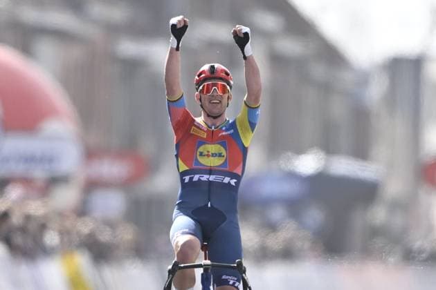 Gent - Wevelgem in Flanders Fields 2025 WEVELGEM, BELGIUM - MARCH 30 : Pedersen Mads (DEN) of Lidl - Trek celebrating his victory pictured during 87th edition of the UCI World Tour Gent - Wevelgem in Flanders Fields cycling race for Men Elite with start in Ieper and finish in Wevelgem after 250 km on March 30, 2025 in Wevelgem, Belgium, 30 03 2025 Wevelgem Belgium  Copyright: xJanxDexMeuleneirx