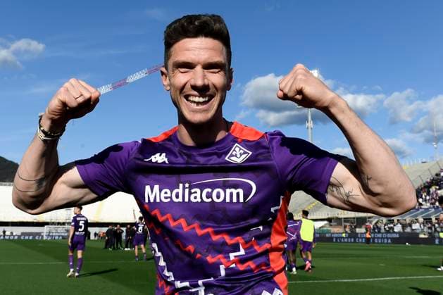 Sport Bilder des Tages Robin Gosens of ACF Fiorentina celebrates at the end of the Serie A football match between ACF Fiorentina and Atalanta BC at Artemio Franchi stadium in Firenze (Italy), March 30, 2025. andreaxstaccioli