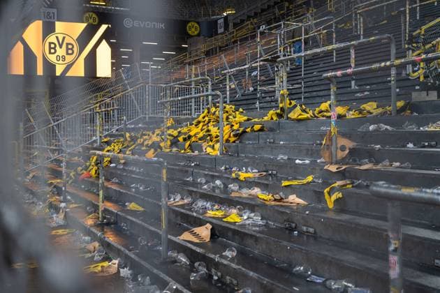 Sport Themen der Woche KW13 Sport Bilder des Tages 30.03.2025, Fussball: 1. Bundesliga, Saison 2024 2025, 27. Spieltag, Borussia Dortmund - 1. FSV Mainz 05 im Signal Iduna Park in Dortmund. Blick auf die Suedtribuene nach dem Spiel. Wichtiger Hinweis: Gemaess den Vorgaben der DFL Deutsche Fussball Liga bzw. des DFB Deutscher Fussball-Bund ist es untersagt, in dem Stadion und oder vom Spiel angefertigte Fotoaufnahmen in Form von Sequenzbildern und oder videoaehnlichen Fotostrecken zu verwerten bzw. verwerten zu lassen. Foto: Kirchner-Media Thomas Haesler *** 30 03 2025, Soccer 1 Bundesliga, Season 2024 2025, Matchday 27, Borussia Dortmund 1 FSV Mainz 05 at Signal Iduna Park in Dortmund View of the Suedtribuene after the match Important notice According to the regulations of the DFL German Football League and the DFB German Football Association, it is prohibited to use or have used photographs taken in the stadium and or of the match in the form of sequential images and or video-like photo series Photo Kirchner Media Thomas Haesler Copyright: xKirchner-Media ThomasxHaeslerx