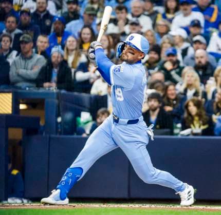 Kansas City Royals second baseman Michael Massey hits an RBI double in the first inning of the MLB, Baseball Herren, USA baseball game between the Kansas City Royals and the Milwaukee Brewers at American Family Field in Milwaukee, Wisconsin on Monday, March 31, 2025. The game is the Brewers 2025 season home opener.  MIL20250331814 TANNENxMAURY