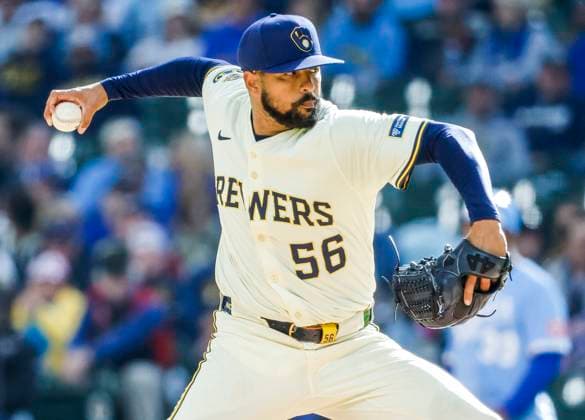 Milwaukee Brewers pitcher Grant Anderson throws in the ninth inning of the MLB, Baseball Herren, USA baseball game between the Kansas City Royals and the Milwaukee Brewers at American Family Field in Milwaukee, Wisconsin on Monday, March 31, 2025. The game is the Brewers 2025 season home opener.  MIL20250331833 TANNENxMAURY