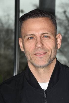 Chris Marks beim Kickern mehrfachen Tischfußball-Weltmeister und Champions League-Sieger Muenchen 01.04.2025 Coubertin im Olympiapark, Am 28. 05.2025 startet das Champions Festival im Olympiapark und das Highlight des Rahmenprogramms rund um das Finale der UEFA Champions League 2025 am 31. Mai in Muenchen.