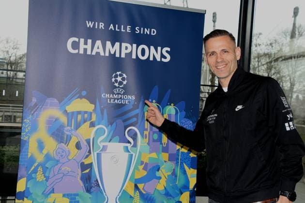 Chris Marks beim Kickern mehrfachen Tischfußball-Weltmeister und Champions League-Sieger Muenchen 01.04.2025 Coubertin im Olympiapark, Am 28. 05.2025 startet das Champions Festival im Olympiapark und das Highlight des Rahmenprogramms rund um das Finale der UEFA Champions League 2025 am 31. Mai in Muenchen.