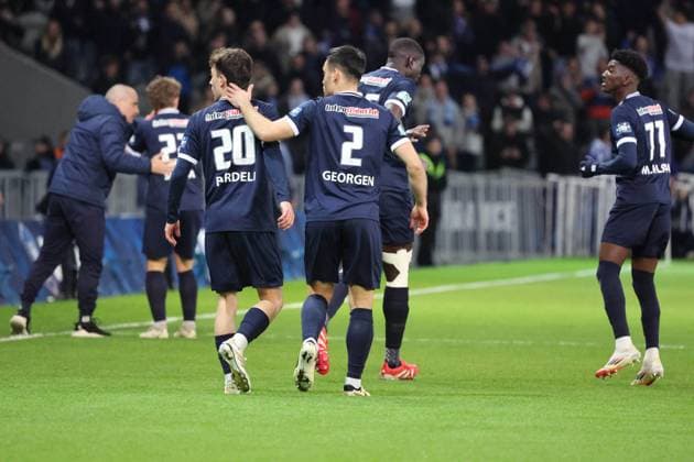 FOOTBALL : Dunkerque vs Paris Saint-Germain - Coupe de France demi-finale - 01 04 2025 Ouverture du score et joie des joueurs de Dunkerque sur un but de Vincent SASSO (Dunkerque) lors du match Dunkerque vs Paris Saint-Germain, Coupe de France demi-finale, Decathlon Arena stade Pierre Mauroy Villeneuve d Ascq, le 1 avril 2025 - photo Laurent Sanson PsnewZ  Copyright: xPhotoxLaurentxSansonx xPsnewZx