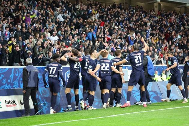 FOOTBALL : Dunkerque vs Paris Saint-Germain - Coupe de France demi-finale - 01 04 2025 Ouverture du score et joie des joueurs de Dunkerque sur un but de Vincent SASSO (Dunkerque) lors du match Dunkerque vs Paris Saint-Germain, Coupe de France demi-finale, Decathlon Arena stade Pierre Mauroy Villeneuve d Ascq, le 1 avril 2025 - photo Laurent Sanson PsnewZ  Copyright: xPhotoxLaurentxSansonx xPsnewZx