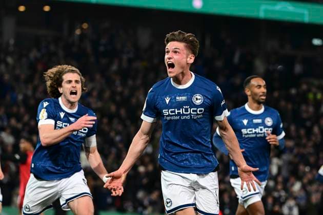 Bilder des Jahres 2025, Sport 04 April Sport Bilder des Tages Torjubel zum 2:1 durch Maximilian Grosser 19 (Arminia Bielefeld), Arminia Bielefeld vs. Bayer 04 Leverkusen, DFB-Pokal, Halbfinale, 01.04.2025 DFB regulations prohibit any use of photographs as image sequences and or quasi-video Bielefeld Nordrhein-Westfalen Deutschland *** Goal celebration for 2 1 by Maximilian Grosser 19 Arminia Bielefeld , Arminia Bielefeld vs Bayer 04 Leverkusen, DFB Pokal, Semifinal, 01 04 2025 DFB regulations prohibit any use of photographs as image sequences and or quasi video Bielefeld Nordrhein Westfalen Germany Copyright: xkolbert-press MarcxNiemeyerx