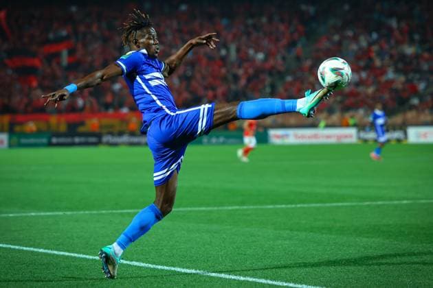 Al Ahly FC vs Al Hilal SC - TotalEnergies CAF Champions League - Quarter Final 1st Leg Ousmane Diouf trying to control the ball in the air in the match between Al Ahly FC vs Al Hilal SC in the 1st leg of the Quarter Final of Total Energies CAF Champions League on April 1, 2025 Cairo Cairo Egypt Copyright: xMohamedxTageldinx