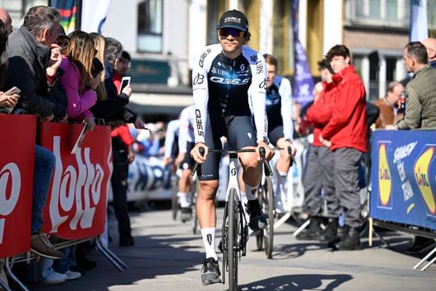 Dwars door Vlaanderen 2025 - Men Elite WAREGEM, BELGIUM - APRIL 02 : Parisini Nicolo (ITA) of Q36.5 Pro Cycling Team pictured during the 79th edition of the UCI World Tour Dwars door Vlaanderen Men Elite cycling race with start in Roeselare and finish in Waregem after 184,2 km on April 2, 2025 in Waregem, Belgium, 02 04 2025 ( motor drive Kenny Verfaillie - Waregem Belgium  Copyright: xJanxDexMeuleneirx