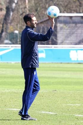 DEU, DFL, 2. FBL Hertha BSC, Training, 02.04.2025, Sportforum, Berlin, DEU, DFL, 2. FBL Hertha BSC, Training, im Bild Co-Trainer Andre Mijatovic (Hertha BSC Berlin) DFL - regulations prohibit any use of Photographs as image sequences and or quasi-video Foto: Juergen Engler nordphoto GmbH