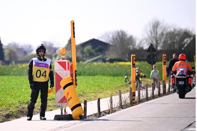 Dwars door Vlaanderen 2025 - Women Elite WAREGEM, BELGIUM - APRIL 02 : illustrative picture showing the Boplan safety measurements during the Women Elite UCI 1.Pro Flanders Classics Dwars door Vlaanderen Women cycling race with start in Waregem and finish in Waregem (128,5 km) on April 02, 2025 in Waregem, Belgium, 02 04 2025 ( Motordriver Tom Van De Maele & Waregem Belgium  Copyright: xTomasxSiskx