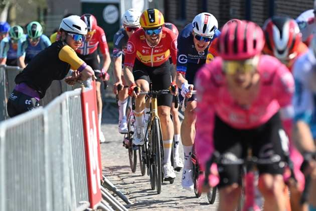 Dwars door Vlaanderen 2025 - Men Elite WAREGEM, BELGIUM - APRIL 02 : Kung Stefan (SUI) of Groupama - FDJ pictured during the 79th edition of the UCI World Tour Dwars door Vlaanderen Men Elite cycling race with start in Roeselare and finish in Waregem after 184,2 km on April 2, 2025 in Waregem, Belgium, 02 04 2025 ( motor drive Kenny Verfaillie - Waregem Belgium  Copyright: xTimxDexWaelex xPoolx