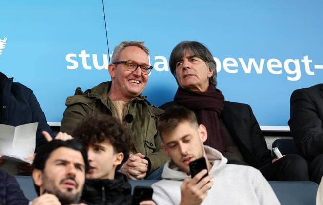 Sport Bilder des Tages 02.04.25 U19 VfB Stuttgart - U19 FC Barcelona, Barca Deutschland, Stuttgart, 02.04.2025, Fussball, UEFA Youth League, U19 VfB Stuttgart - U19 FC Barcelona: v.l. Alexander Wehrle (VfB Stuttgart), Joachim Löw. *** 02 04 25 U19 VfB Stuttgart U19 FC Barcelona Germany, Stuttgart, 02 04 2025, Football, UEFA Youth League, U19 VfB Stuttgart U19 FC Barcelona v l Alexander Wehrle VfB Stuttgart , Joachim Löw