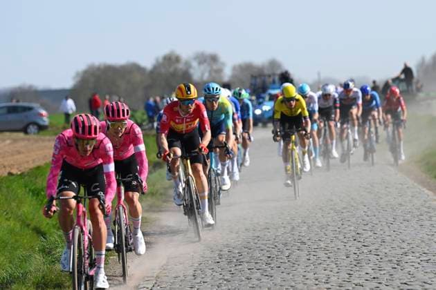Dwars door Vlaanderen 2025 - Men Elite WAREGEM, BELGIUM - APRIL 02 : Tiller Rasmus (NOR) of Uno-X Mobility pictured during the 79th edition of the UCI World Tour Dwars door Vlaanderen Men Elite cycling race with start in Roeselare and finish in Waregem after 184,2 km on April 2, 2025 in Waregem, Belgium, 02 04 2025 ( motor drive Kenny Verfaillie - Waregem Belgium  Copyright: xTimxDexWaelex xPoolx