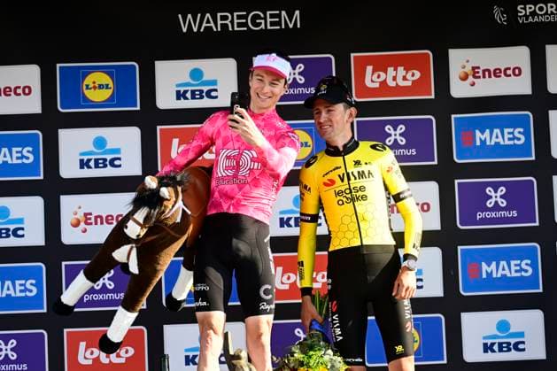 Dwars door Vlaanderen 2025 - Men Elite WAREGEM, BELGIUM - APRIL 02 : Powless Neilson (USA) of EF Education - EasyPost and Benoot Tiesj (BEL) of Team Visma pictured during the podium ceremony of the 79th edition of the UCI World Tour Dwars door Vlaanderen Men Elite cycling race with start in Roeselare and finish in Waregem after 184,2 km on April 2, 2025 in Waregem, Belgium, 02 04 2025 ( motor drive Kenny Verfaillie - Waregem Belgium  Copyright: xPeterxDexVoechtx