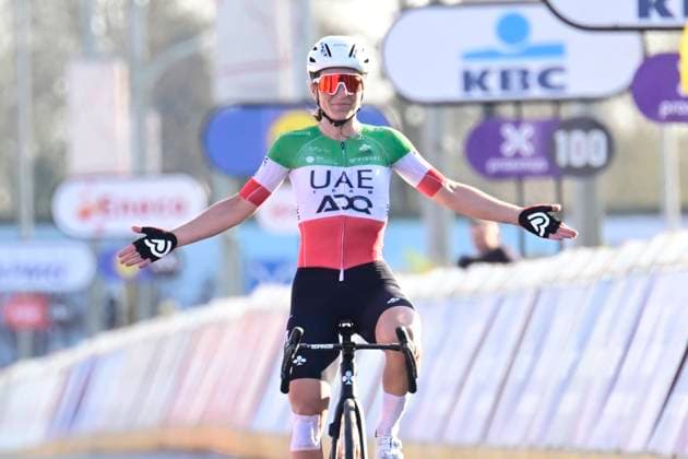 Dwars door Vlaanderen 2025 - Women Elite WAREGEM, BELGIUM - APRIL 02 : Longo Borghini Elisa (ITA) of UAE Team ADQ wins pictured during the 14th edition of the UCI Women s World Tour Dwars door Vlaanderen Women Elite cycling race with start and finish in Waregem after 128,5 km on April 2, 2025 in Waregem, Belgium, 02 04 2025 ( motor driver - Waregem Belgium  Copyright: xPeterxDexVoechtx