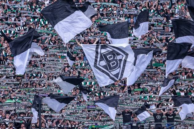 29.03.2025, Fußball, Borussia Mönchengladbach - RB Leipzig, 1. Fußball Bundesliga, Borussia-Park, Saison 2024 2025: Feature Symbolbild Symbolisch Symbolfoto Tribüne Fans Zuschauer Besucher voll Nordkurve DFB regulations prohibit any use of photographs as image sequences and or quasi-video. Nordrhein-Westfalen Deutschland