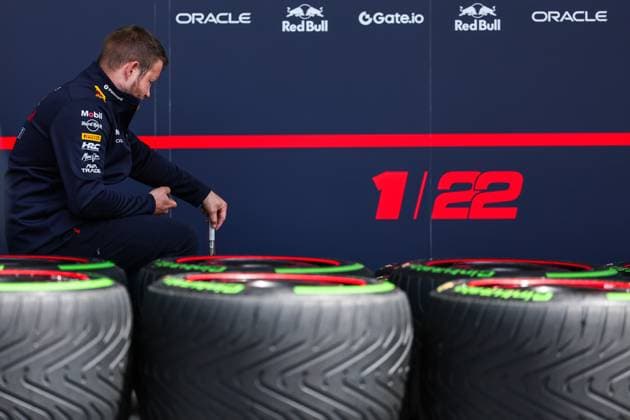 F1 Grand Prix Of Japan - Previews Red Bull works on intermediate tires during previews ahead of the F1 Grand Prix of Japan at Suzuka Circuit in Suzuka, Japan, on April 3, 2025. Suzuka Mie Japan  Copyright: xPaddockerx originalFilename:paddocker-f1grandp250403_npqMQ.jpg