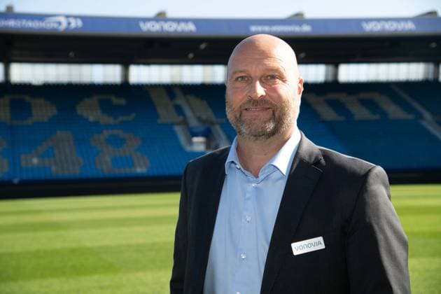 Sport Bilder des Tages Dirk DUFNER, Geschaeftsfuehrer des VfL Bochum, Portraet, Porträt, Portrait, Angeschnittenes Einzelbild, Einzelmotiv, Vorstellung von Dirk DUFNER als neuer Geschaeftsfuehrer Sport des VfL Bochum am 03.04.2025 im Vonovia Ruhrstadion Bochum Deutschland. DFL regulations prohibit any use of photographs as image sequences and or quasi-video Ã‚Â *** Dirk DUFNER, Geschaeftsfuehrer Sport des VfL Bochum, Portraet, Porträt, Portrait, Angeschnittenes Einzelbild, Einzelmotiv, Vorstellung von Dirk DUFNER als neuer Geschaeftsfuehrer Sport des VfL Bochum am 03 04 2025 im Vonovia Ruhrstadion Bochum Deutschland DFL regulations prohibit any use of photographs as image sequences and or quasi video ÃÂ