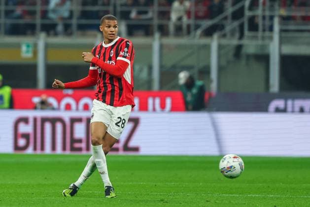 CALCIO - Coppa Italia - AC Milan vs Inter - FC Internazionale Malick Thiaw of AC Milan seen in action during Coppa Italia 2024 25 Semi Final - 1st Leg football match between AC Milan and FC Internazionale at San Siro Stadium Milan Italy  Copyright: xIPAxSport ABACAx