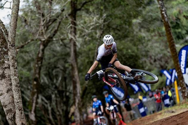 Sport Bilder des Tages Whoop UCI Mountain Bike World Series ARAXÁ, MG - 03.04.2025: WHOOP UCI MOUNTAIN BIKE WORLD SERIES - Nino Schurter on the first day of training for the Araxá edition, in Minas Gerais, of the Whoop UCI Mountain Bike World Series 2025. (Photo: Gabriel Lima Fotoarena) x2716058x  GabrielxLima