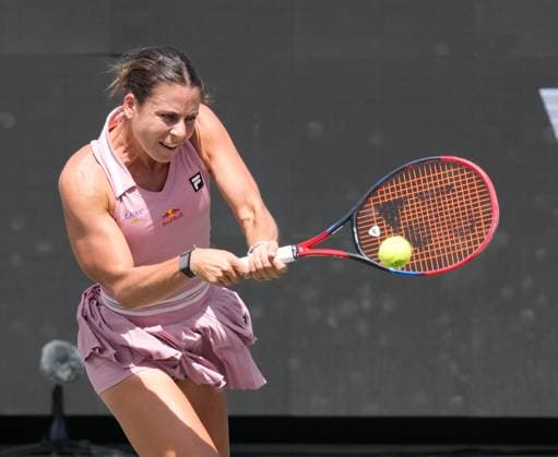 TENNIS 2025: Credit One Charleston Open APRIL 03 April 3, 2025: Emma Navarro (USA) defeated Ashlyn Krueger 4-6, 6-4, 6-2 at the Credit One Charleston Open being played at Credit One Staduim in Charleston, South Carolina USA ÂLeslie Billman Tennisclix (Credit Image: Leslie Billman Cal Media) Charleston South Carolina USA EDITORIAL USE ONLY Copyright: xx ZUMA-20250403_zma_c04_041.jpg LesliexBillmanx csmphotothree372399