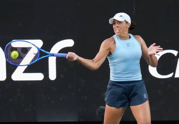 TENNIS 2025: Credit One Charleston Open APRIL 03 April 3, 2025: Madison Keys (USA) loses to Anna Kalinskaya (RUS) 6-2, 6-4, at the Credit One Charleston Open being played at Credit One Staduim in Charleston, South Carolina, {USA} Ã‚ÂLeslie Billman Tennisclix (Credit Image: Â Leslie Billman Cal Media) Charleston South Carolina USA EDITORIAL USE ONLY Copyright: xx ZUMA-20250403_zma_c04_161.jpg LesliexBillmanx csmphotothree372523