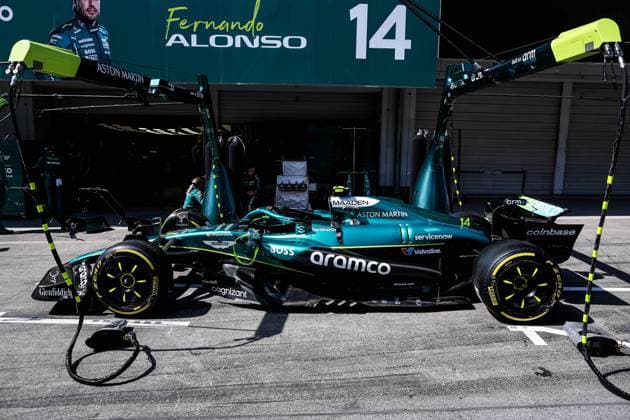 F1 - JAPANESE GRAND PRIX 2025 Aston Martin F1 Team, car presentation during the Formula 1 Lenovo Japanese Grand Prix 2025, 3rd round of the 2025 FIA Formula One World Championship, WM, Weltmeisterschaft from April 4 to 6, 2025 on the Suzuka Circuit, in Suzuka, Japan - SuzukaJapan  Copyright: xEricxAlonsox