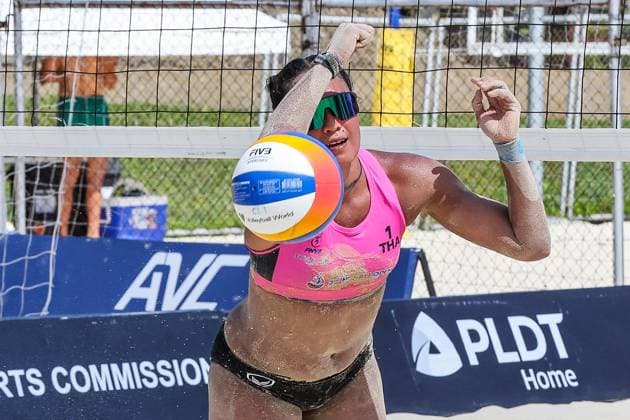 (250404) -- LAGUNA PROVINCE, April 4, 2025 -- Tanarattha Udomchavee of Thailand competes during the women s round of 16 match between Shaunna Polley Olivia MacDonald of New Zealand and Tanarattha Udomchavee Rumpaipruet Numwong of Thailand in the AVC Beach volleyball, Beachvolleyball Tour 2nd Nuvali Open in Laguna Province, the Philippines, April 4, 2025. ) (SP)PHILIPPINES-LAGUNA PROVINCE-BEACH VOLLEYBALL-TOUR-WOMEN RouellexUmali 