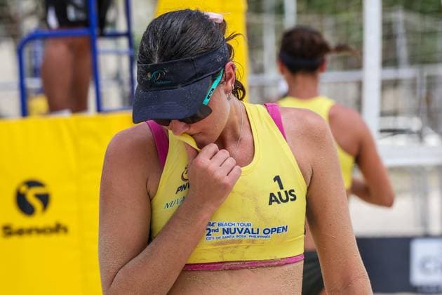 (250404) -- LAGUNA PROVINCE, April 4, 2025 -- Elizabeth Alchin of Australia reacts during the women s round of 16 match between Samitta Simarongnam Salinda Mungkhon of Thailand and Elizabeth Alchin Georgia Johnson of Australia in the AVC Beach volleyball, Beachvolleyball Tour 2nd Nuvali Open in Laguna Province, the Philippines, April 4, 2025. ) (SP)PHILIPPINES-LAGUNA PROVINCE-BEACH VOLLEYBALL-TOUR-WOMEN RouellexUmali 