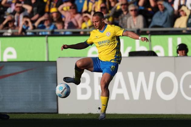 Braunschweig vs. Paderborn, 2. BL Braunschweig, 04.04.2025, FUßBALL - Eintracht Braunschweig vs. SC Paderborn 07, 2. BL, Saison 2024 25. Marvin RittmuÌˆller (Eintracht Braunschweig) Braunschweig
