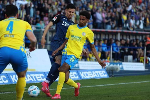 Braunschweig vs. Paderborn, 2. BL Braunschweig, 04.04.2025, FUßBALL - Eintracht Braunschweig vs. SC Paderborn 07, 2. BL, Saison 2024 25. Sanoussy Ba (Eintracht Braunschweig), Braunschweig