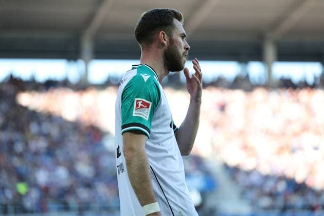 04.04.2025, xrekx, Fussball 2.Bundesliga, Karlsruher SC - Hannover 96 v.l. Boris Tomiak (Hannover 96) (DFL DFB REGULATIONS PROHIBIT ANY USE OF PHOTOGRAPHS as IMAGE SEQUENCES and or QUASI-VIDEO) Karlsruhe