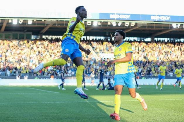 04.04.2025, xtgx, Fussball - 2.Bundesliga, Eintracht Braunschweig - SC Paderborn 07 emspor, v.l. Jubel nach dem 1:1 durch Richmond Tachie (Braunschweig, 29) (DFL DFB REGULATIONS PROHIBIT ANY USE OF PHOTOGRAPHS as IMAGE SEQUENCES and or QUASI-VIDEO) Braunschweig