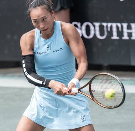 TENNIS 2025: Credit One Charleston Open APRIL 04 April 4, 2025: Qinwen Zheng (CHN) loses to Ekaterina Alexandrova (RUS) 6-1, 6-4, at the Credit One Charleston Open being played at Credit One Staduim in Charleston, South Carolina, {USA} Ã‚ÂLeslie Billman Tennisclix (Credit Image: Â Leslie Billman Cal Media) Charleston South Carolina USA EDITORIAL USE ONLY Copyright: xx ZUMA-20250404_zma_c04_024.jpg LesliexBillmanx csmphotothree372610