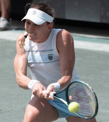 TENNIS 2025: Credit One Charleston Open APRIL 04 April 4, 2025: Ekaterina Alexandrova (RUS) defeated Qinwen Zheng (CHN) 6-1, 6-4 at the Credit One Charleston Open being played at Credit One Staduim in Charleston, South Carolina USA Ã‚ÂLeslie Billman Tennisclix (Credit Image: Â Leslie Billman Cal Media) Charleston South Carolina USA EDITORIAL USE ONLY Copyright: xx ZUMA-20250404_zma_c04_030.jpg LesliexBillmanx csmphotothree372620
