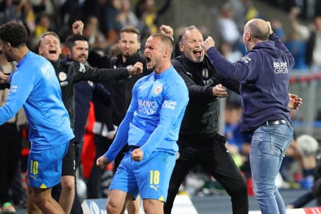 Braunschweig vs. Paderborn, 2. BL Braunschweig, 04.04.2025, FUßBALL - Eintracht Braunschweig vs. SC Paderborn 07, 2. BL, Saison 2024 25. Schlussjubel Braunschweig