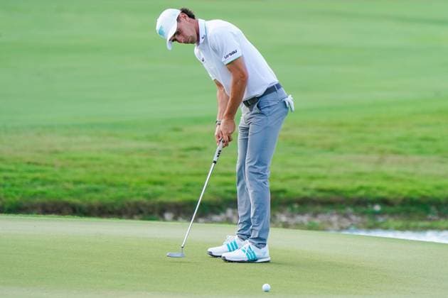 April 4, 2025, Doral, Florida, USA: Joaquin Niemann of Torque GC putts the 18th green during the first round of LIV Golf Miami at Trump National Doral. Doral USA - ZUMAw109 20250404_fap_w109_018 Copyright: xDebbyxWongx