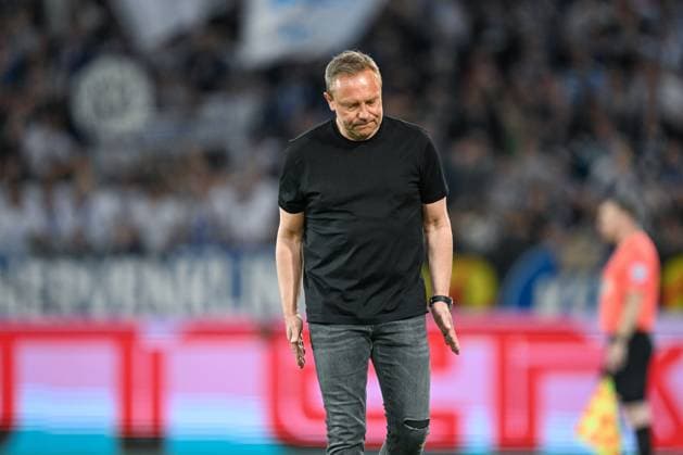 2. Bundesliga - Karlsruher SC - Hannover 06 am 04.05.2025 im BBBank Wildpark in Karlsruhe Trainer Andre Breitenreiter (Hannover 96) unzufrieden, enttäuscht, enttaeuscht, niedergeschlagen.