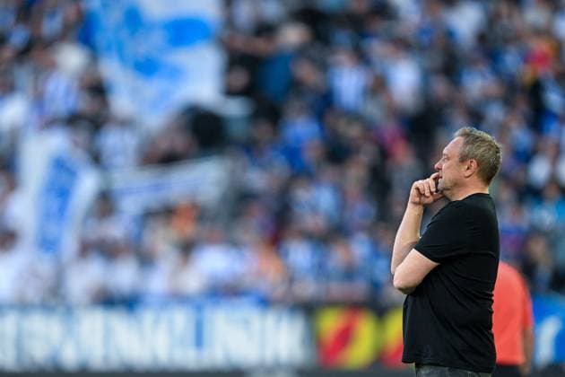 2. Bundesliga - Karlsruher SC - Hannover 06 am 04.05.2025 im BBBank Wildpark in Karlsruhe Trainer Andre Breitenreiter (Hannover 96) unzufrieden, enttäuscht, enttaeuscht, niedergeschlagen.