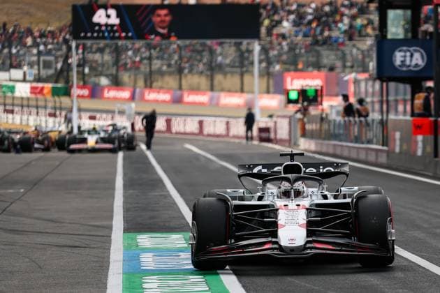 F1 Grand Prix Of Japan - Qualifying Max Verstappen of the Netherlands and Oracle Red Bull Racing celebrates his pole in the parc ferme during Qualifying ahead of the F1 Grand Prix of Japan at Suzuka Circuit in Suzuka, Japan, on April 5, 2025. Suzuka Mie Japan  Copyright: xPaddockerx originalFilename:paddocker-f1grandp250405_npEzl.jpg