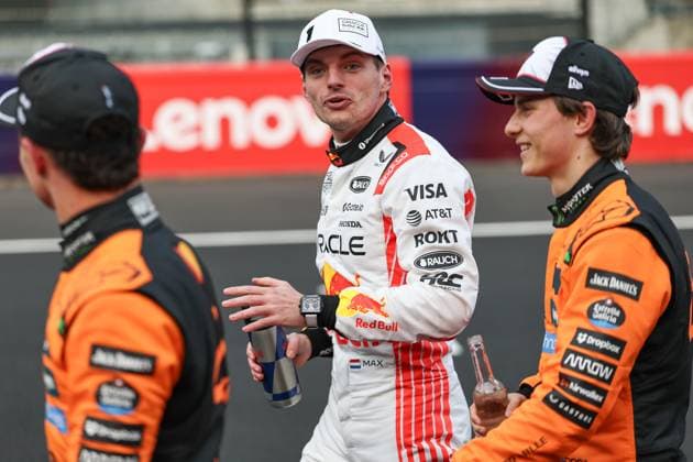 F1 Grand Prix Of Japan - Qualifying Max Verstappen of the Netherlands and Oracle Red Bull Racing jokes with the McLaren duo during qualifying ahead of the F1 Grand Prix of Japan at Suzuka Circuit in Suzuka, Japan, on April 5, 2025. Suzuka Mie Japan  Copyright: xPaddockerx originalFilename:paddocker-f1grandp250405_npzQD.jpg