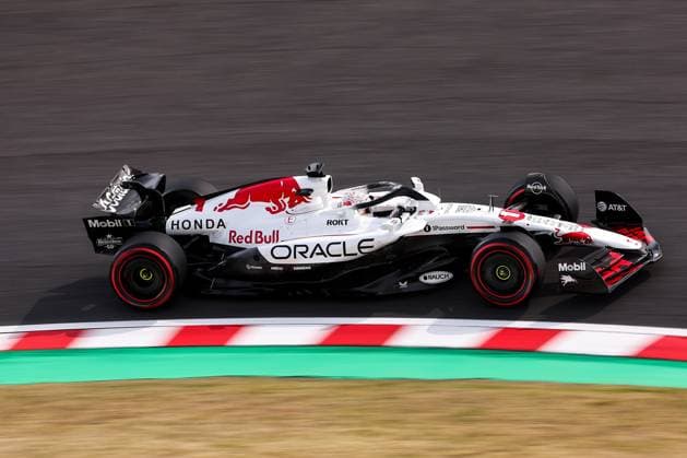 F1 - JAPANESE GRAND PRIX 2025 01 VERSTAPPEN Max (nld), Red Bull Racing RB21, action during the Formula 1 Lenovo Japanese Grand Prix 2025, 3rd round of the 2025 FIA Formula One World Championship, WM, Weltmeisterschaft from April 4 to 6, 2025 on the Suzuka Circuit, in Suzuka, Japan - SuzukaJapan  Copyright: xEricxAlonsox