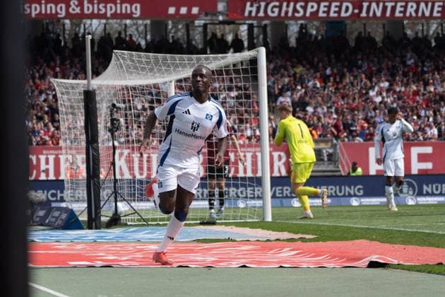 05.04.2025, xhfmx, Fussball 2.Bundesliga, 1. FC Nuernberg - Hamburger SV Jean-Luc Dompe (Hamburger SV) bejubelt sein zweites Tor zum 2:0 gegen den 1.FC Nürnberg. Tor, Goal, Jubel, Celebration (DFL DFB REGULATIONS PROHIBIT ANY USE OF PHOTOGRAPHS as IMAGE SEQUENCES and or QUASI-VIDEO) Nuernberg