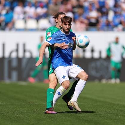 05.04.2025, xdcx, Fussball 2. Bundesliga, SV Darmstadt 98 - SpVgg. Greuther Fürth, emonline, emspor, despor, v.l., Noah Loosli (SpVgg. Greuther Fürth), Killian Corredor (SV Darmstadt 98) DFL DFB REGULATIONS PROHIBIT ANY USE OF PHOTOGRAPHS AS IMAGE SEQUENCES AND OR QUASI-VIDEO.