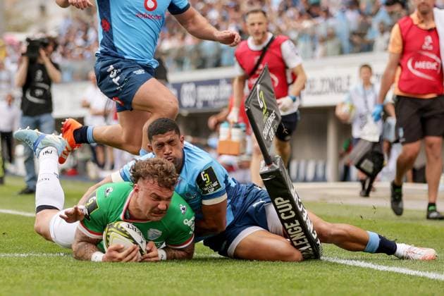 Sport Bilder des Tages European Rugby Challenge Cup Round of 16, Stade Jean Dauger, Bayonne, France 5 4 2025 Bayonne vs Vodacom Bulls Aviron Bayonnais Federico Mori scores a try despite Keagan Johannes of the Vodacom Bulls Federico Mori scores a try despite Keagan Johannes 5 4 2025  Copyright: x INPHO LaszloxGeczox LG_005556